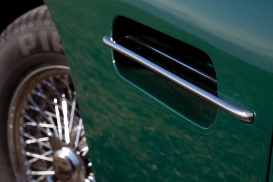 Детали экстерьера Aston Martin DB5 (1398/L) 1964 года  (фото 9 из 16)